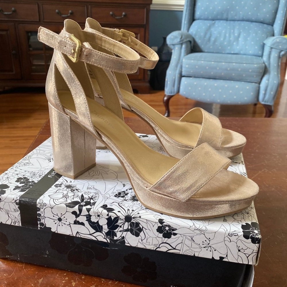 CL by Laundry Light Gold Platform Heels